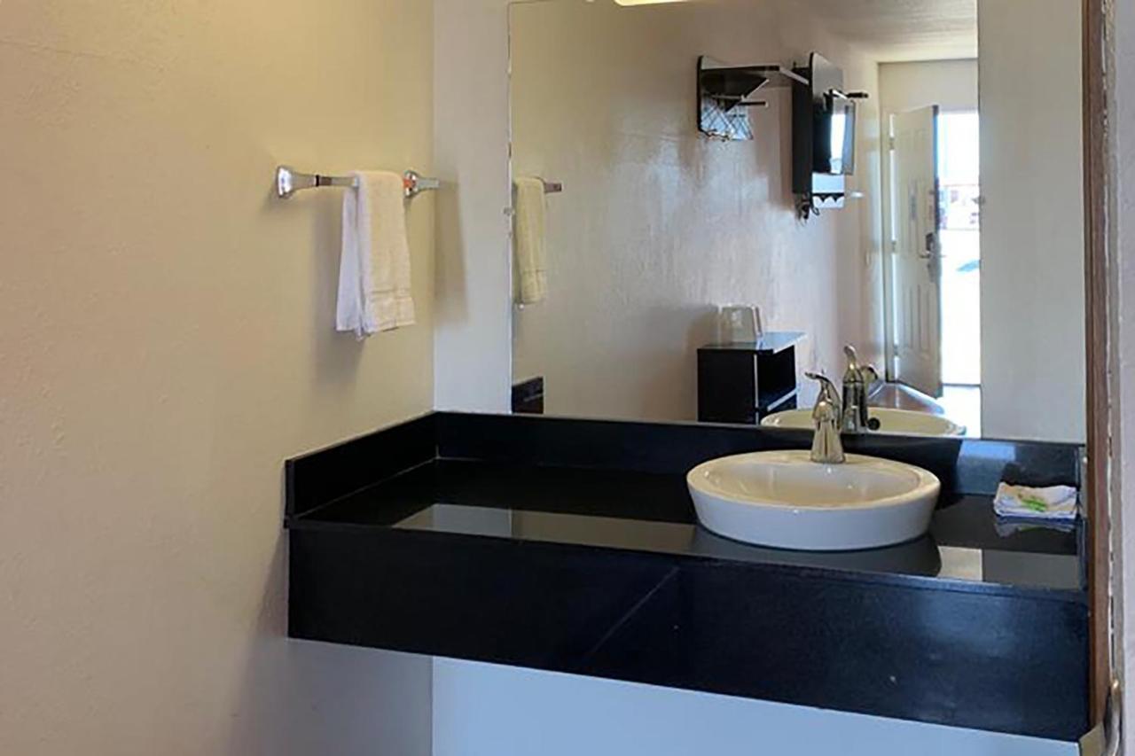 Motel 6 Cameron Mo Eksteriør billede
